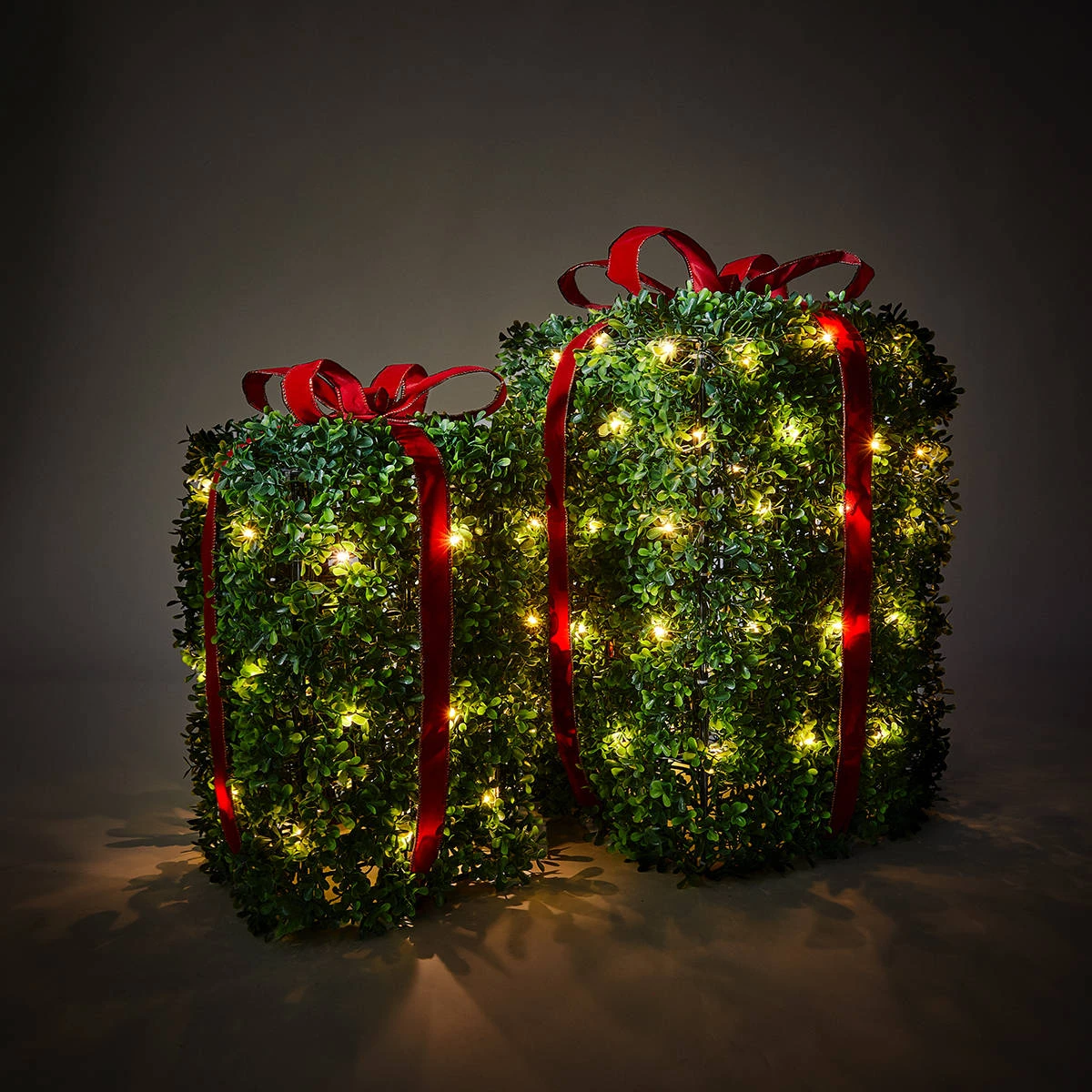 2 Pack Solar Powered Christmas Light Up Foliage Presents 5 2 Pack Solar Powered Christmas Light Up Foliage Presents - Image 5