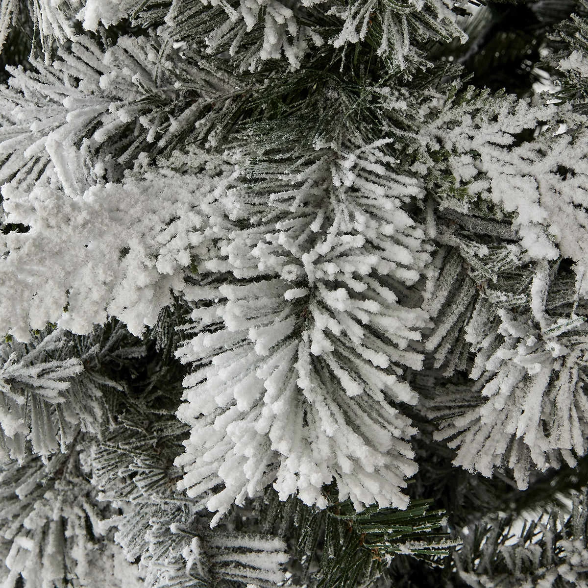 2.13m (7ft) Prelit Snowy Christmas Tree - (K) 2 2.13m (7ft) Prelit Snowy Christmas Tree - (K) - Image 2