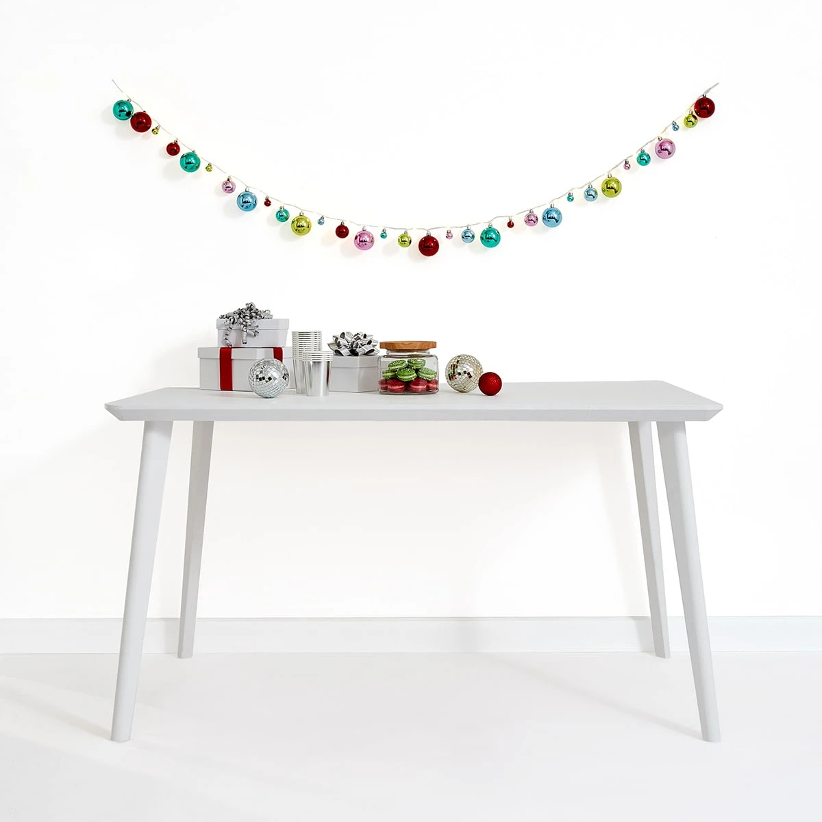 1.9m Christmas Light Up Garland Bauble - Assorted 8 1.9m Christmas Light Up Garland Bauble - Assorted - Image 8