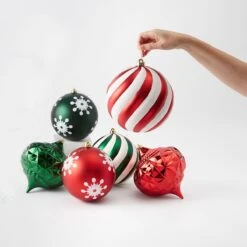 6 Pack 20cm Christmas Baubles Traditional Cheer -Christmas Gift Shop a6e01ce2 9dac 4a5b ae9f 2c35c471e707