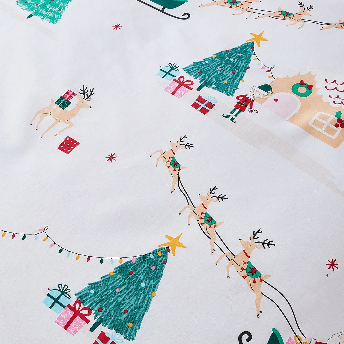 Christmas Eve Reversible Quilt Cover Set - Single Bed 2 Christmas Eve Reversible Quilt Cover Set - Single Bed - Image 2