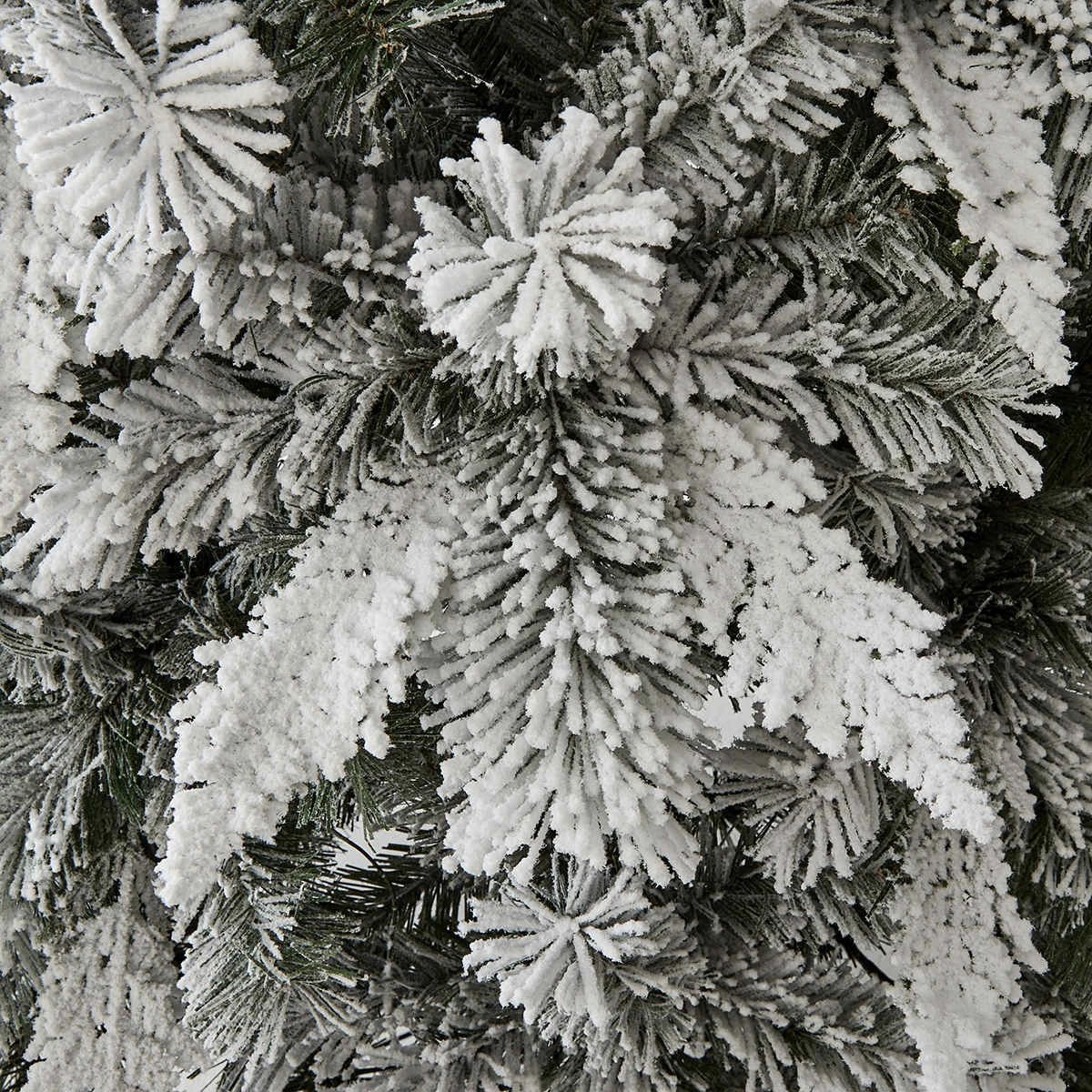 2.13m (7ft) Prelit Snowy Christmas Tree - (K) 9 2.13m (7ft) Prelit Snowy Christmas Tree - (K) - Image 9