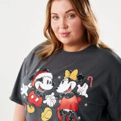 Curve Short Sleeve Christmas Mickey Mouse License T-shirt -Christmas Gift Shop f4a4cb7e 50f2 47e3 b650 4b500e667f08