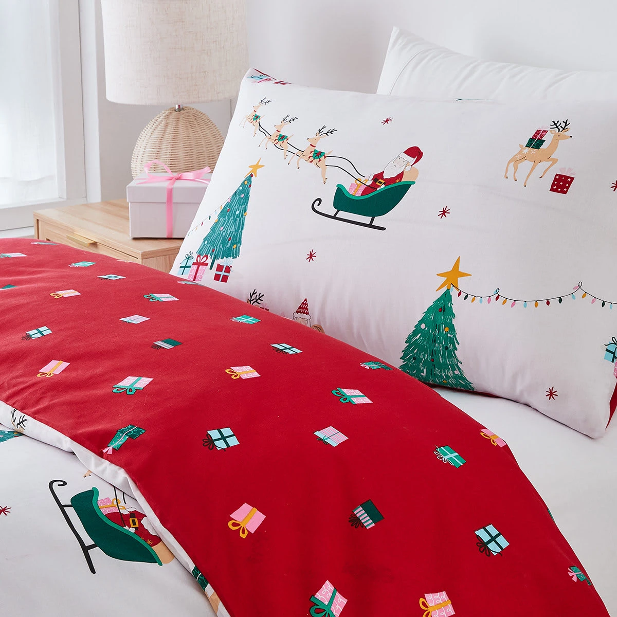Christmas Eve Reversible Quilt Cover Set - Single Bed 4 Christmas Eve Reversible Quilt Cover Set - Single Bed - Image 4